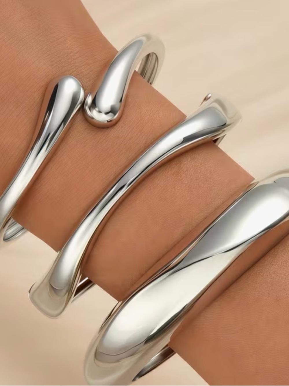 Classic Silver-Tone Sculpted Bangle Bracelet Set